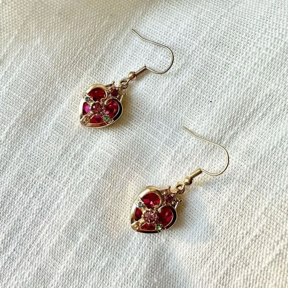 Sailor moon hot pink heart dangle earrings